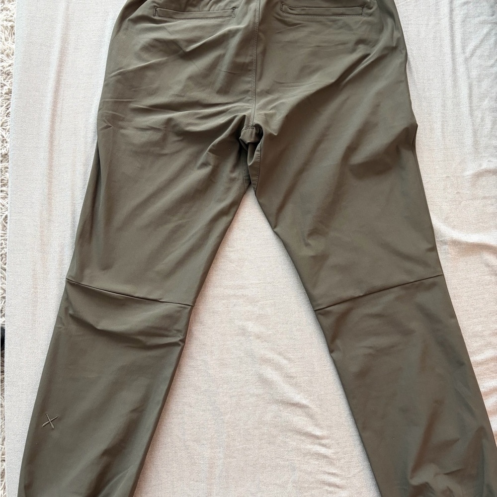 Cuts Clothing Men's AO Jogger Dark Pine slim-fit - Picture 3 of 3